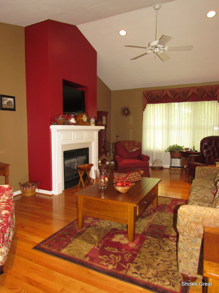 388 Stonehaven Lane Blue Ridge, VA 24064 - Photo 5 of 29 Living Room