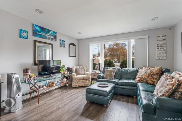 $699,999 | 144 Washington Avenue, Wheatley Heights, NY 11798
