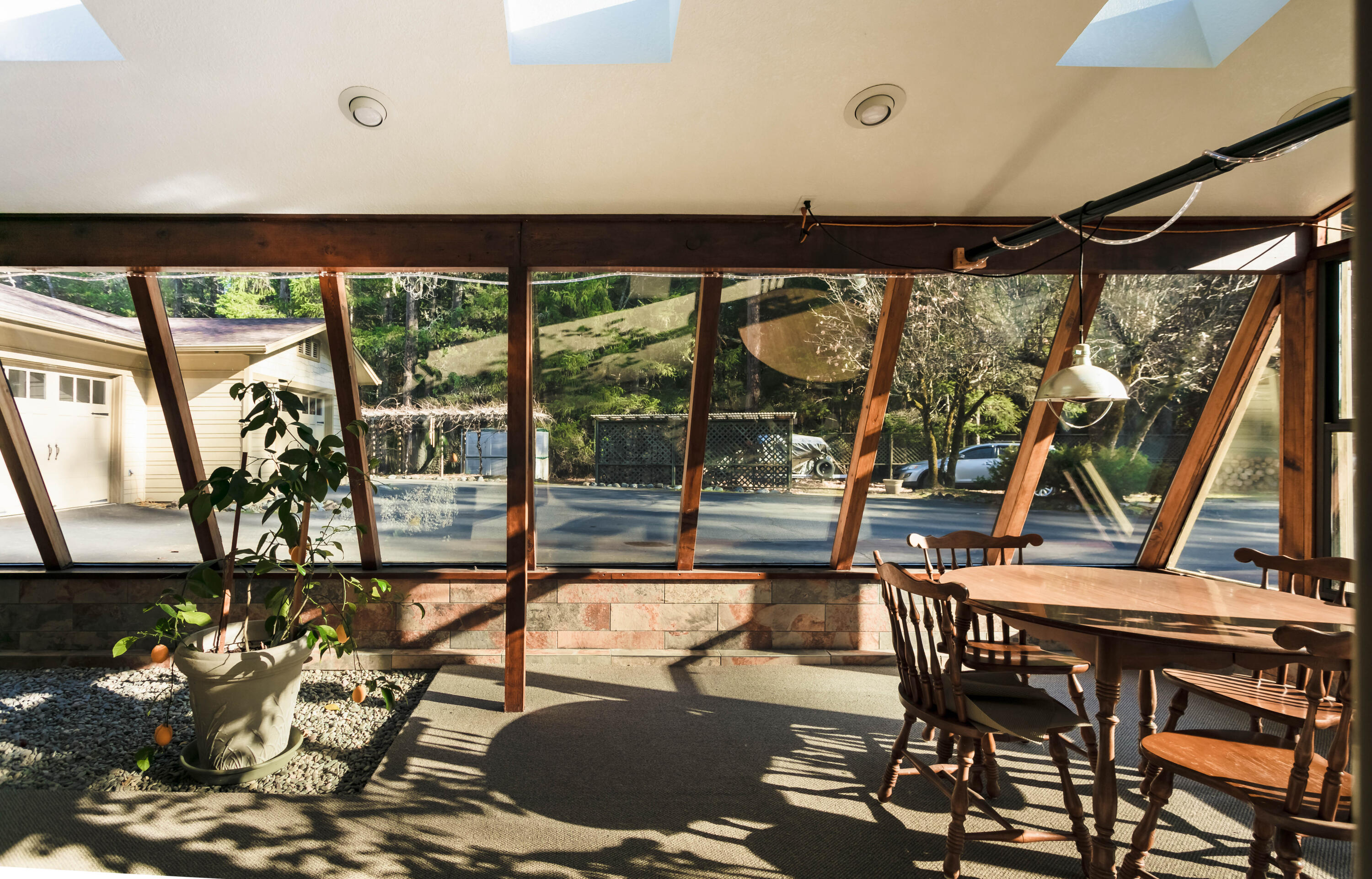 285 Riessen Road Grants Pass, OR 97526 - Photo 35 of 59 Glass Sunroom