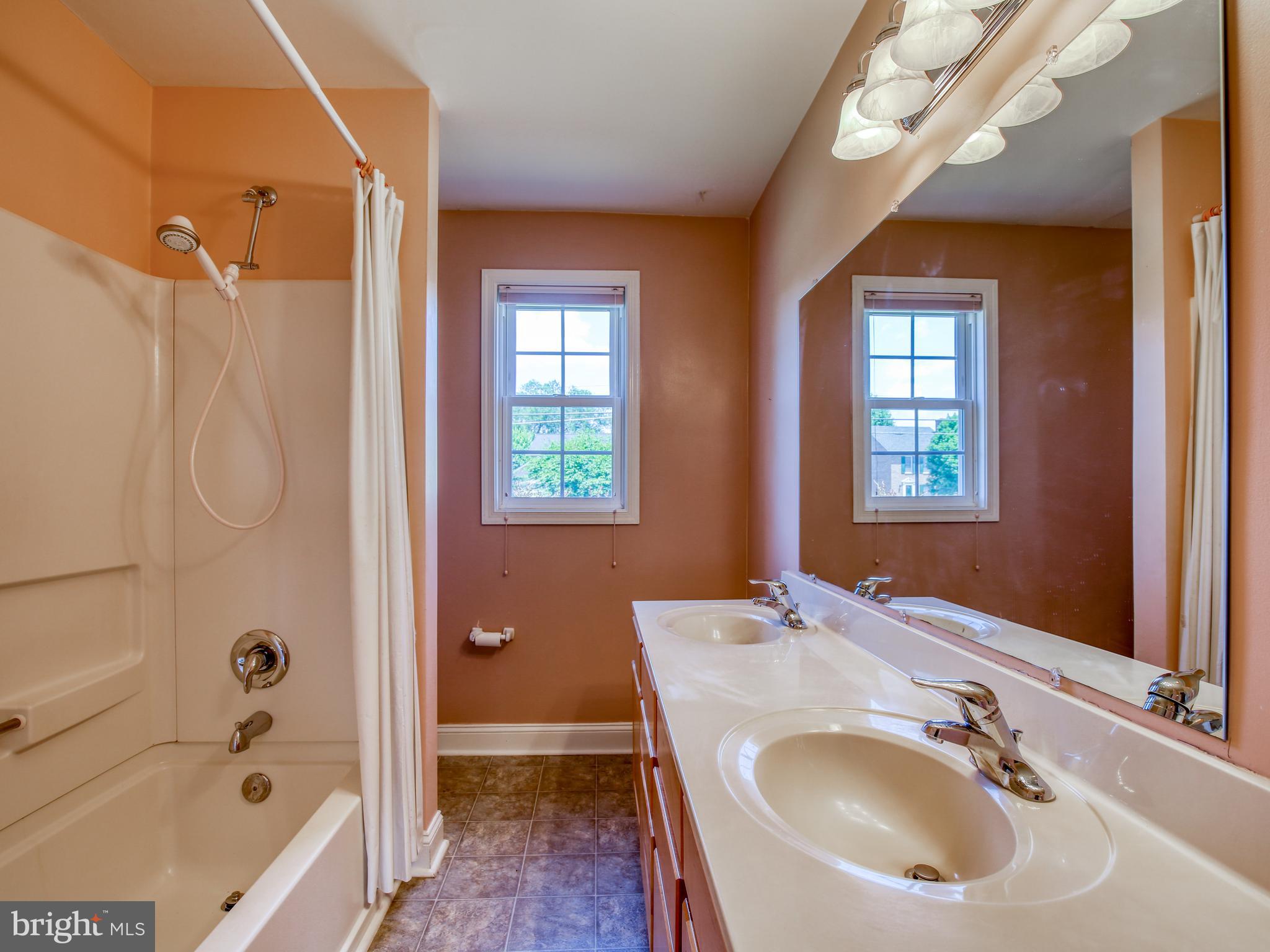 2516 Middle Road Winchester, VA 22601 - Photo 25 of 43 Hall bath