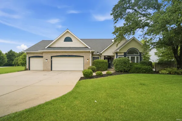 $469,900 | 4700 Foxmoor Court, Lafayette, IN 47905