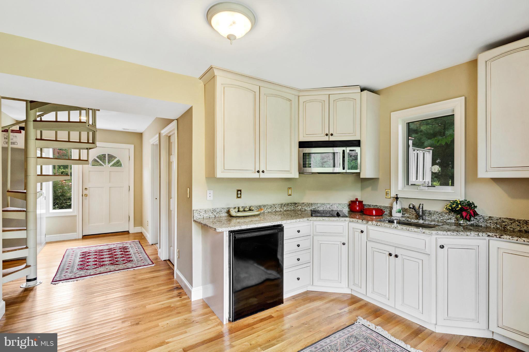 10003 Ada Road Marshall, VA 20115 - Photo 25 of 30 Kitchen in Guest House