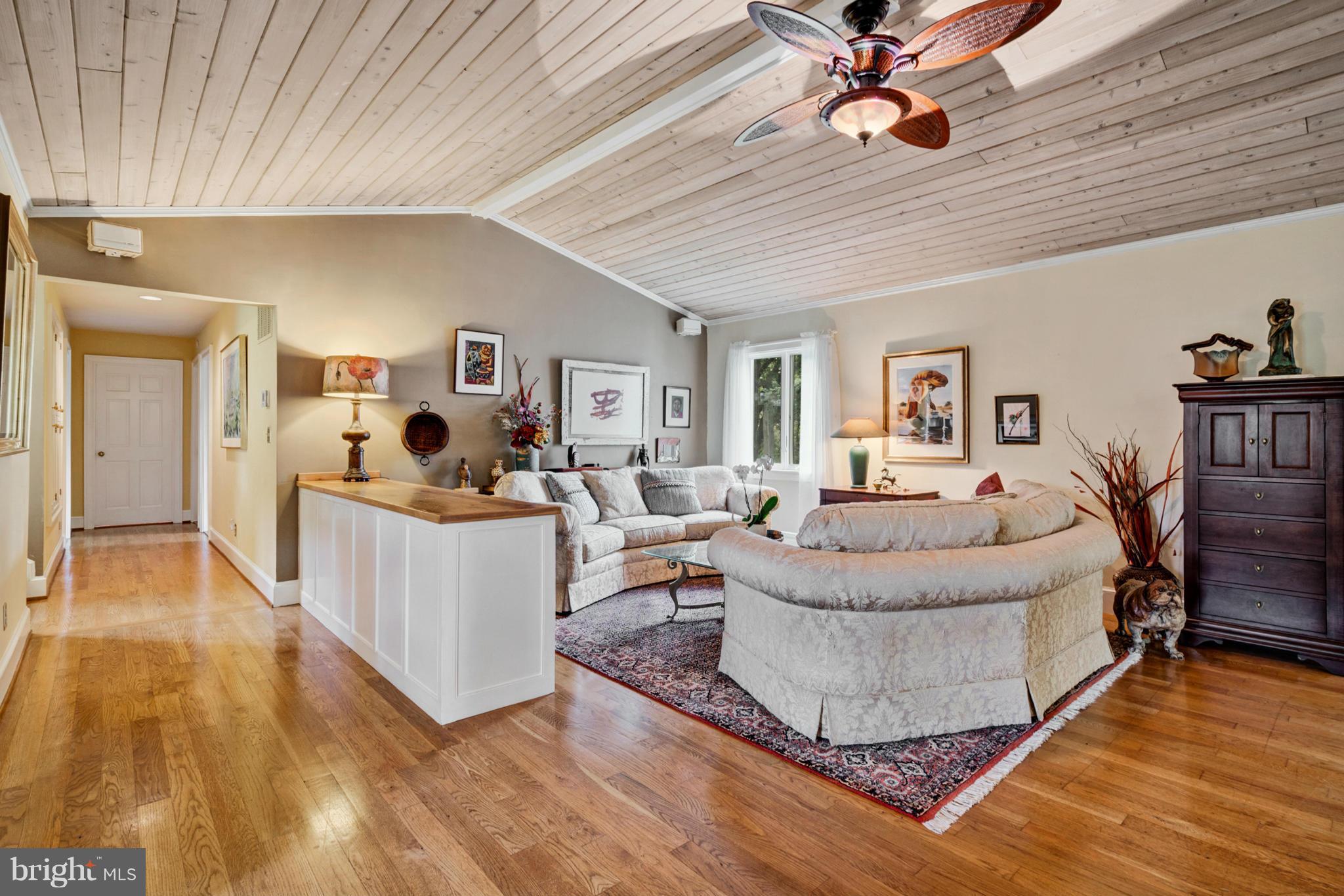 10003 Ada Road Marshall, VA 20115 - Photo 6 of 30 Fabulous Gleaming Real Hardwood Floors!