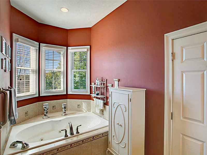 170 Leisie Road Renfrew, PA 16053 - Photo 12 of 25 Master Bath/Spa.