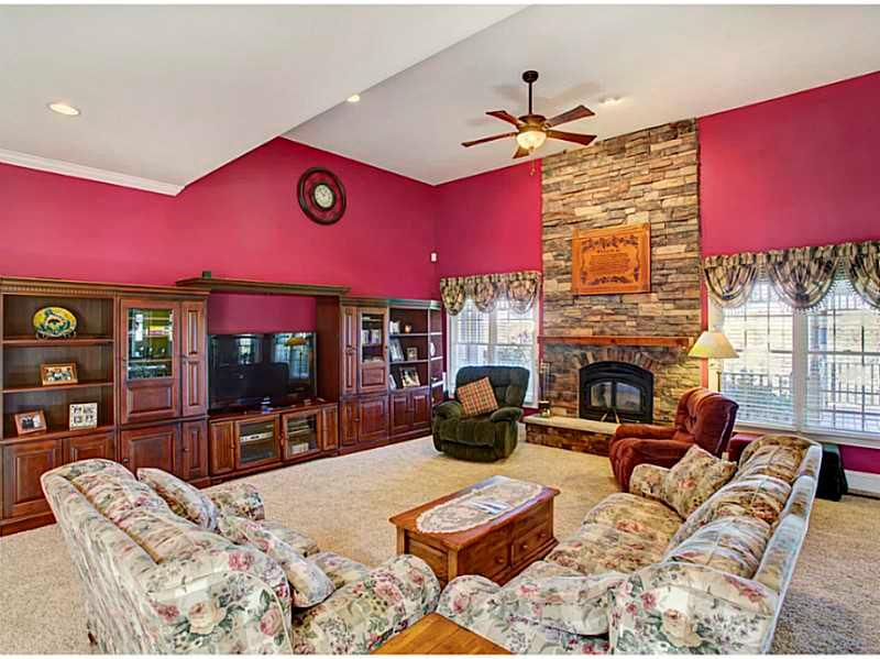 170 Leisie Road Renfrew, PA 16053 - Photo 6 of 25 Great Room.