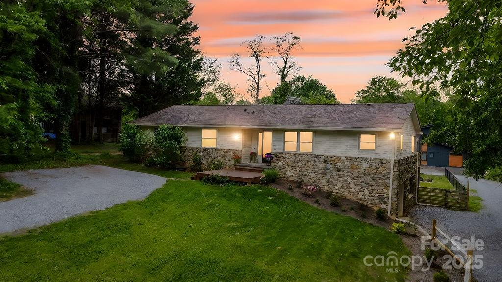 36 Avon Road Asheville, NC 28805 - Photo 1 of 44 Gallery Image 1