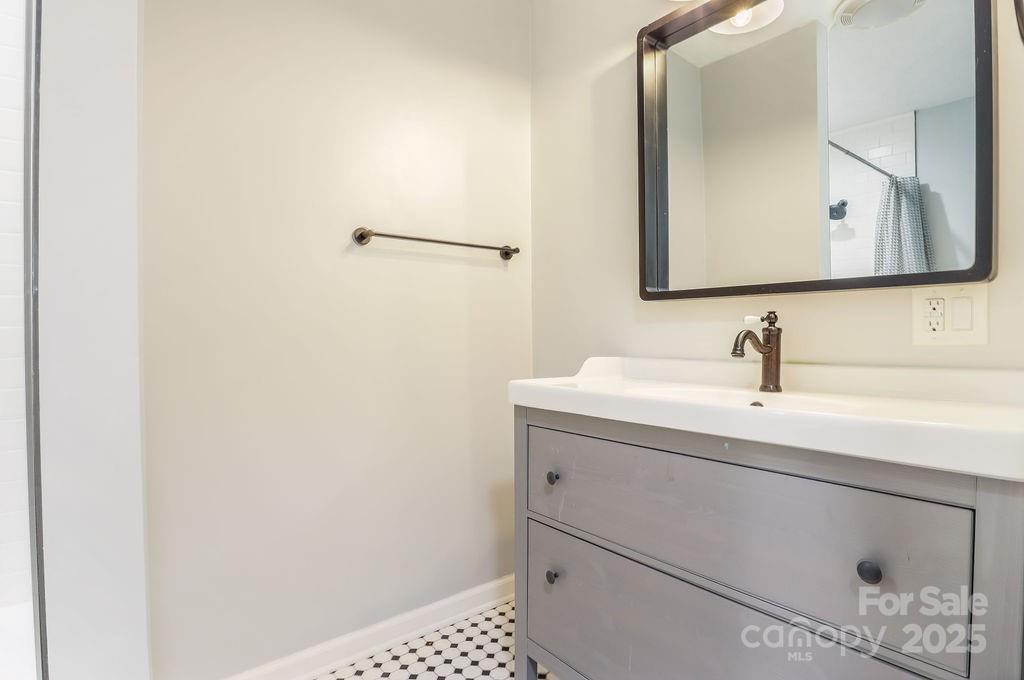 36 Avon Road Asheville, NC 28805 - Photo 34 of 44 Gallery Image 34