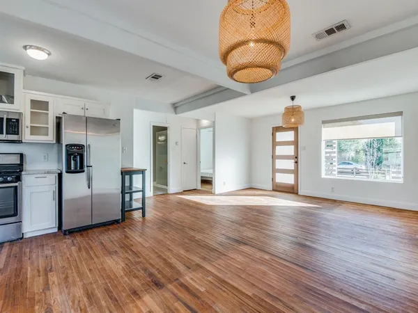 $3,000 | 3739 Almazan Drive, Dallas, TX 75220