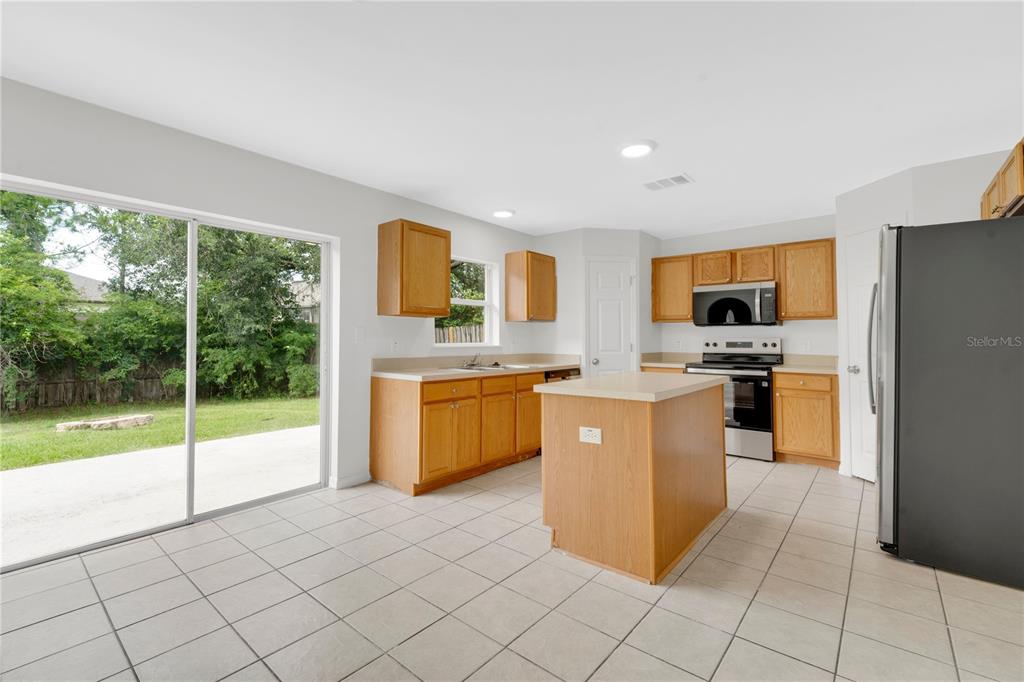 30131 Rattana Court Wesley Chapel, FL 33545 - Photo 7 of 27