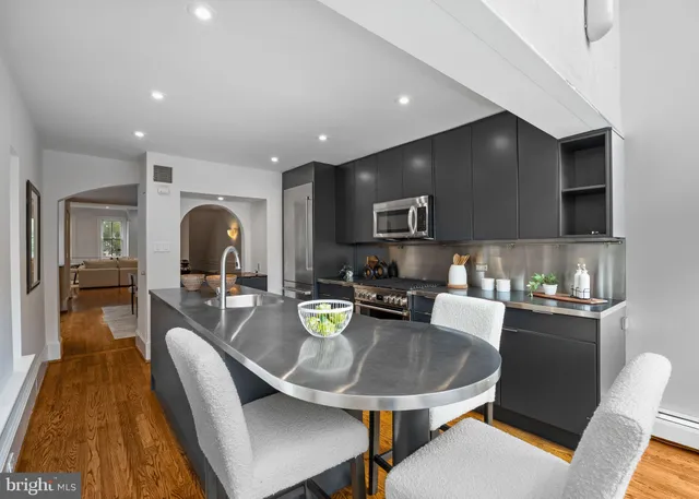 $1,895,000 | 2222 Locust Street, Philadelphia, PA 19103