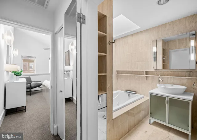 $1,895,000 | 2222 Locust Street, Philadelphia, PA 19103