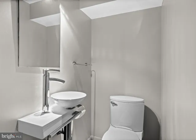 $1,895,000 | 2222 Locust Street, Philadelphia, PA 19103