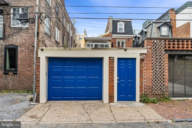 $1,895,000 | 2222 Locust Street, Philadelphia, PA 19103