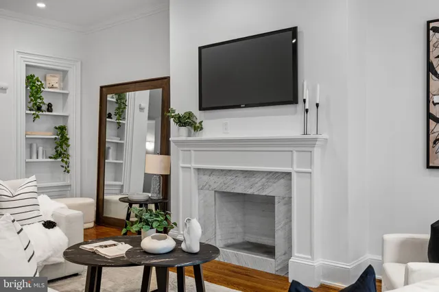 $1,895,000 | 2222 Locust Street, Philadelphia, PA 19103