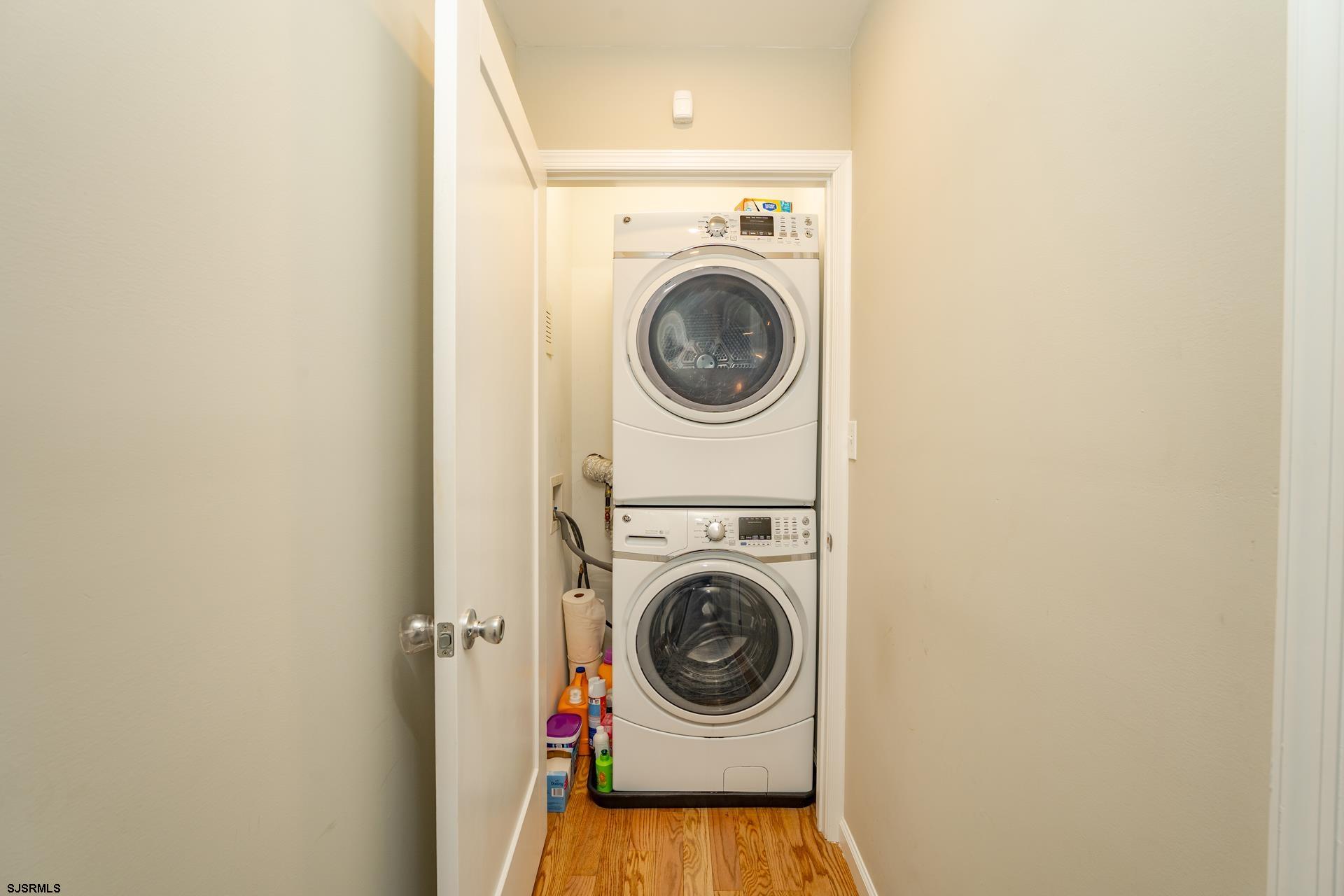 703 Bobby Jones Road Brigantine, NJ 08203 - Photo 21 of 34 a utility room with dryer and washer