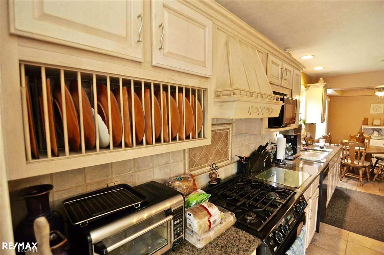 47026 Rosemary Road Macomb, MI 48044 - Photo 8 of 24 31318563-7.JPG