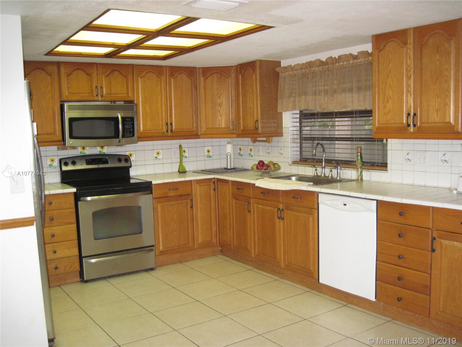 1485 Egret Road Homestead, FL 33035 - Photo 4 of 10 Gallery Image 4