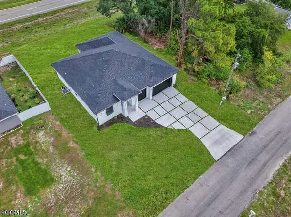 $465,000 | 6037 North Moss Road, LaBelle, FL 33935