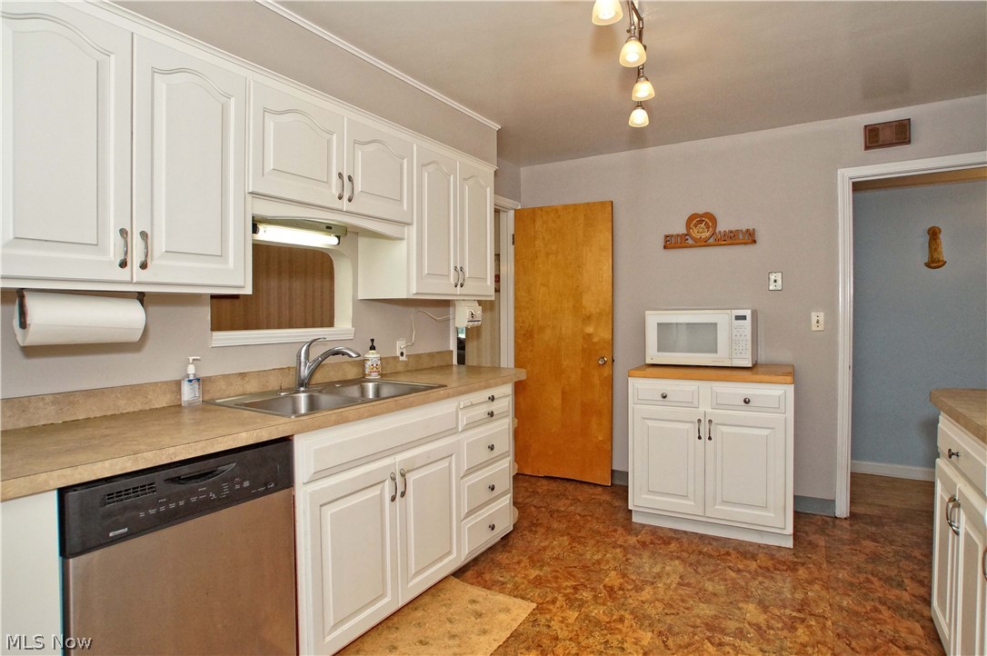 511 Trebisky Road Cleveland, OH 44143 - Photo 6 of 35