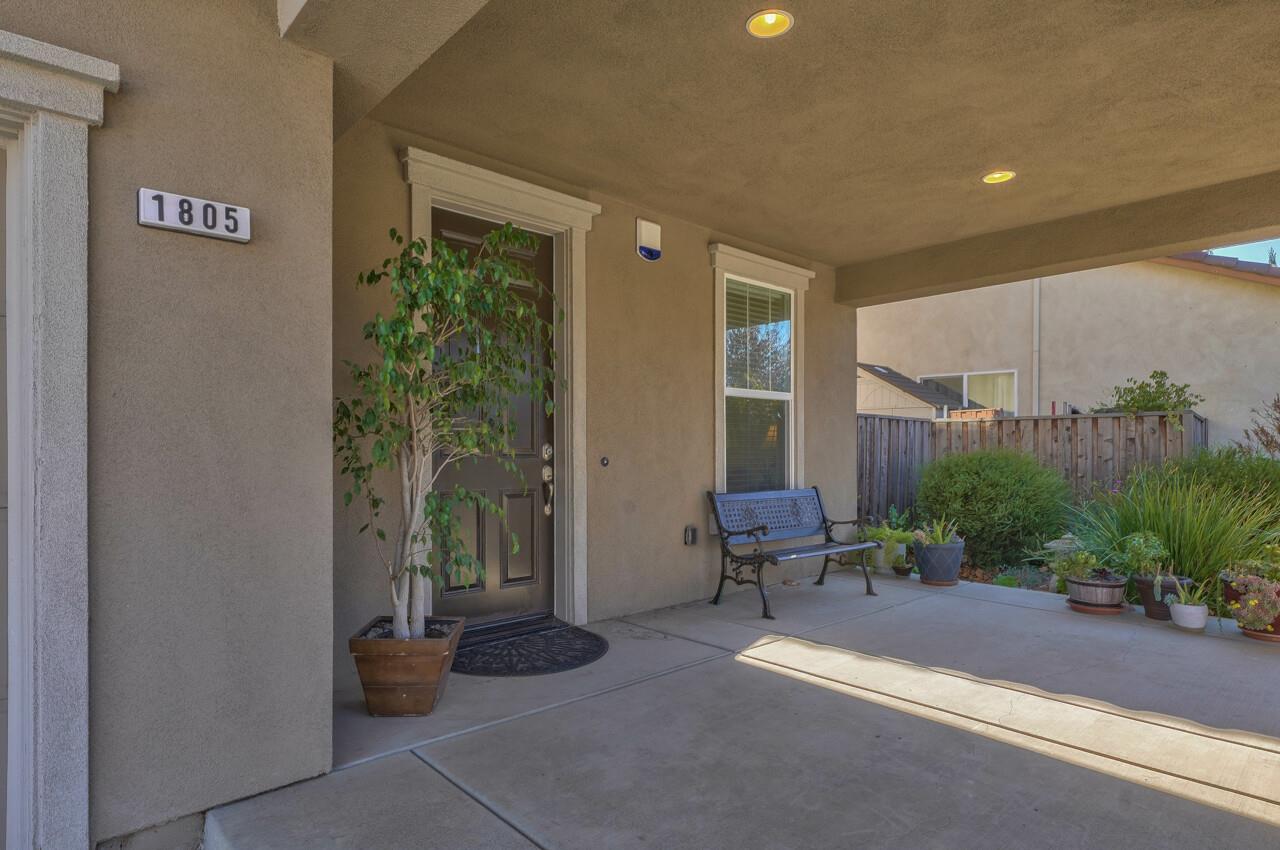 1805 Monte Bella Boulevard Salinas, CA 93905 - Photo 2 of 32 a living room with furniture and a potted plant