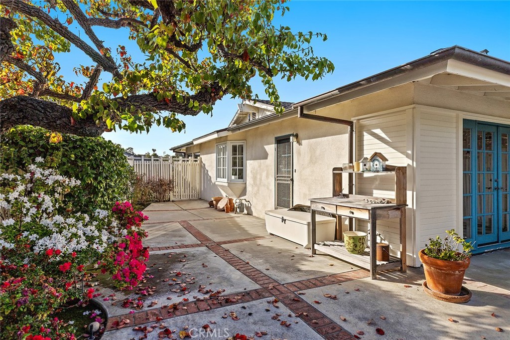 215 Via Montego San Clemente, CA 92672 - Photo 34 of 69 a front view of a house with a chairs
