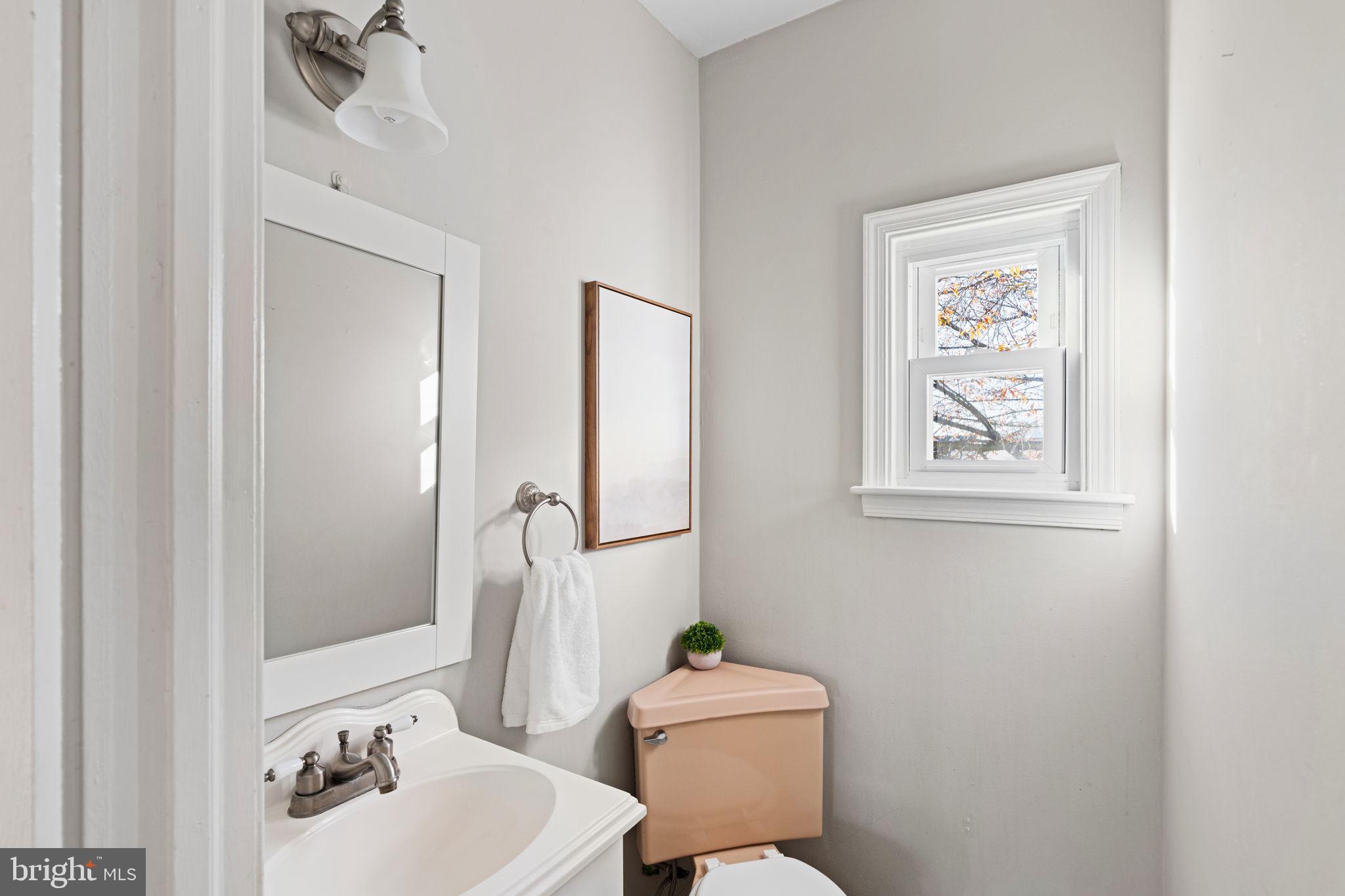 5 Erdenheim Road Glenside, PA 19038 - Photo 37 of 41 Half bathroom