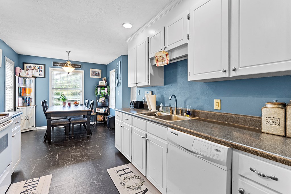 427 Olde Pucketts Ferry Road Greenwood, SC 29649 - Photo 10 of 22