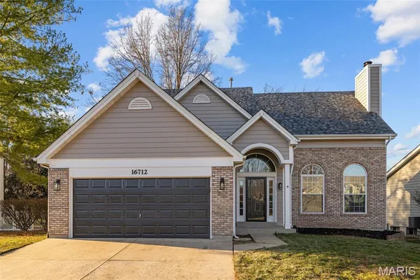 $579,900 | 16712 Chesterfield Farms Drive, Chesterfield, MO 63005