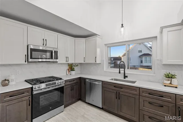 $635,000 | 16712 Chesterfield Farms Drive, Chesterfield, MO 63005