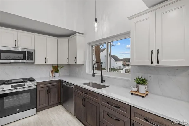 $635,000 | 16712 Chesterfield Farms Drive, Chesterfield, MO 63005