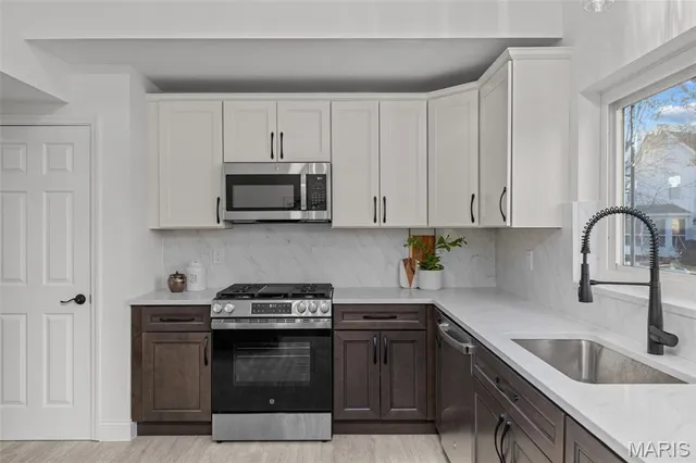 $635,000 | 16712 Chesterfield Farms Drive, Chesterfield, MO 63005