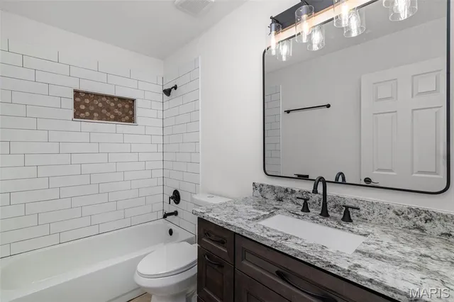 $635,000 | 16712 Chesterfield Farms Drive, Chesterfield, MO 63005