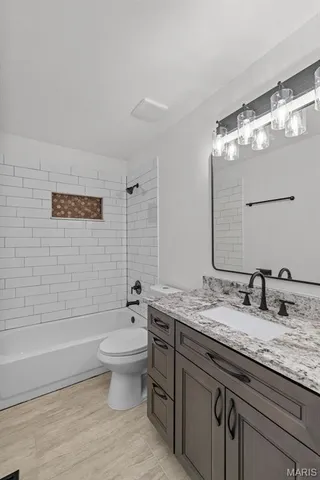 $635,000 | 16712 Chesterfield Farms Drive, Chesterfield, MO 63005