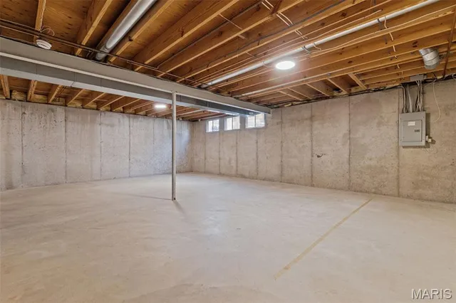 $635,000 | 16712 Chesterfield Farms Drive, Chesterfield, MO 63005