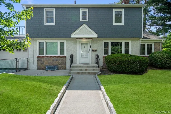 $888,000 | 165 Linmouth Road, Malverne, NY 11565