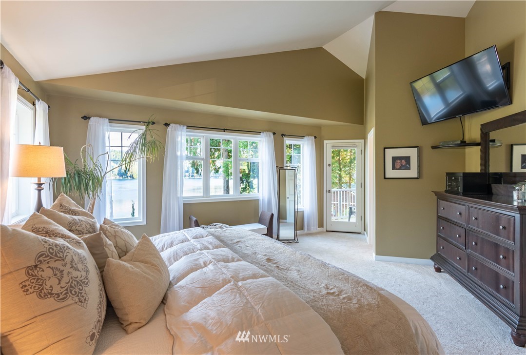 221 Southwest Lake Roesiger Road Snohomish, WA 98290 - Photo 14 of 25