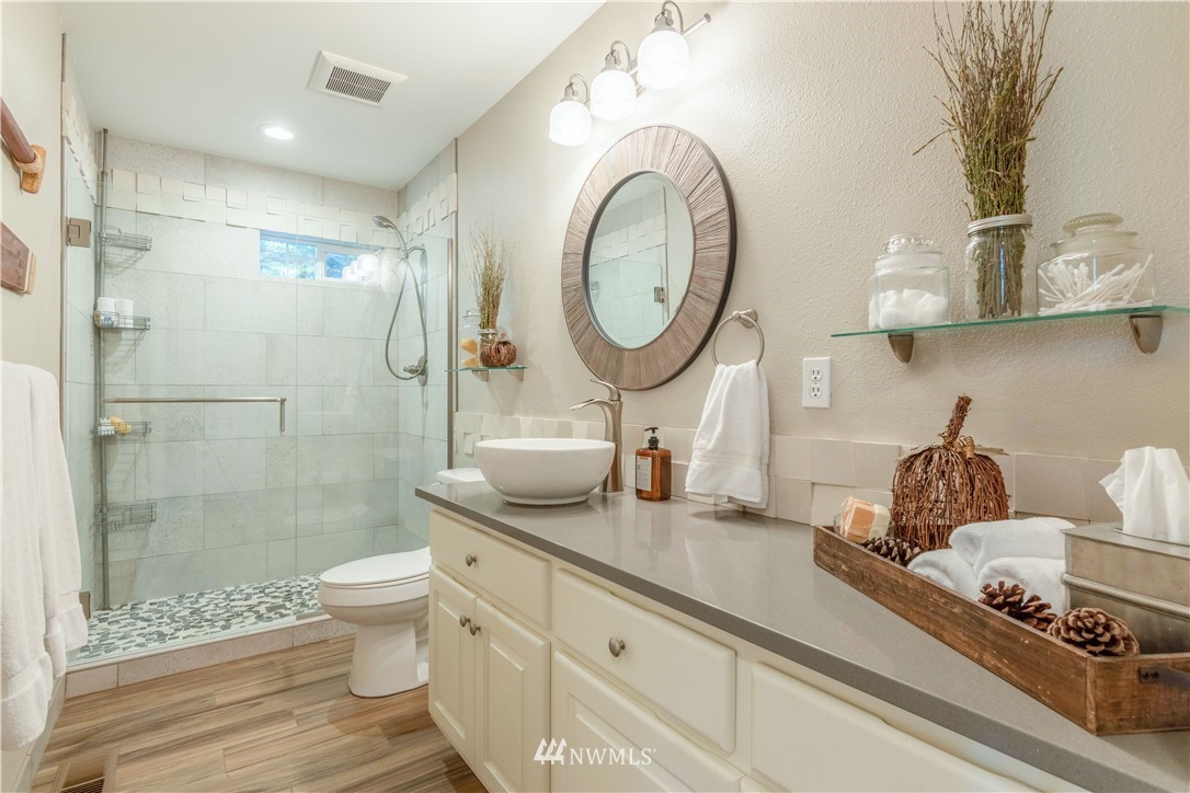 221 Southwest Lake Roesiger Road Snohomish, WA 98290 - Photo 10 of 25