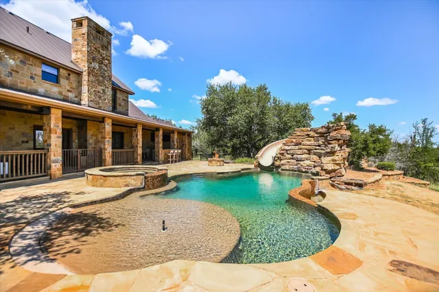 a view of a house with outdoor space