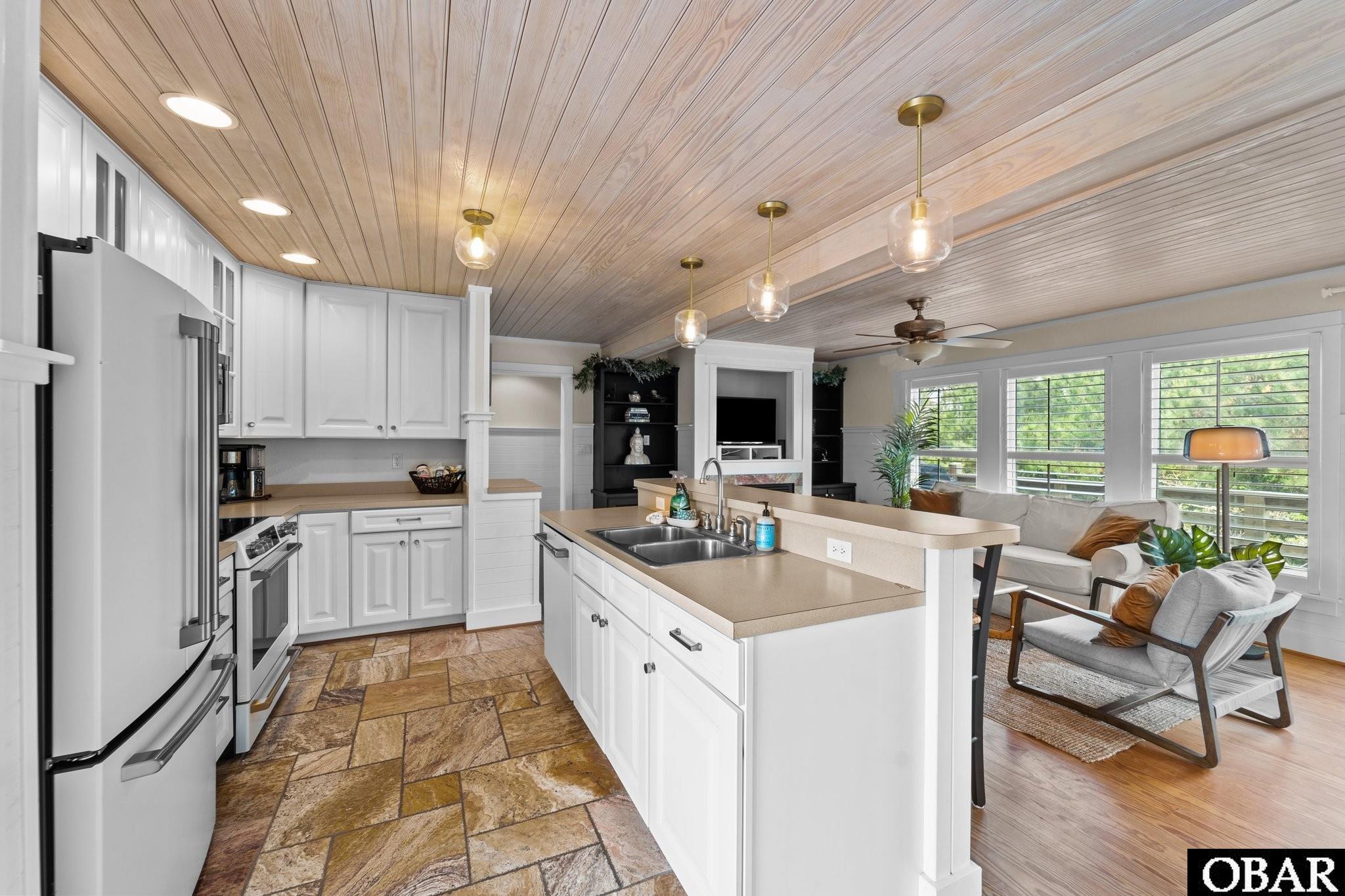 304 Ridgeview Way Nags Head, NC 27959 - Photo 8 of 36 Gallery Image 8