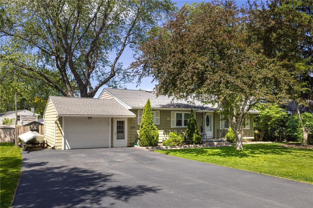2108 Spencerport Road Gates, NY 14606 - Photo 4 of 35