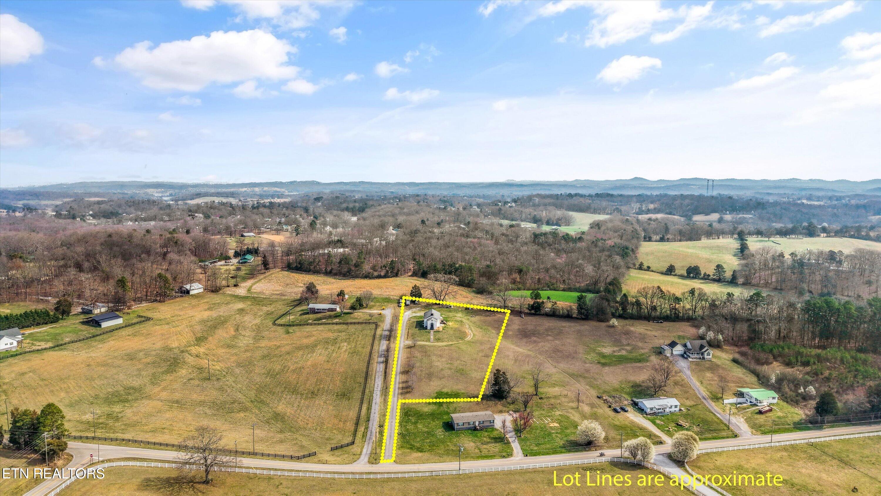 13161 Vonore Road Loudon, TN 37774 - Photo 2 of 38 50-13161 Vonore Rd06