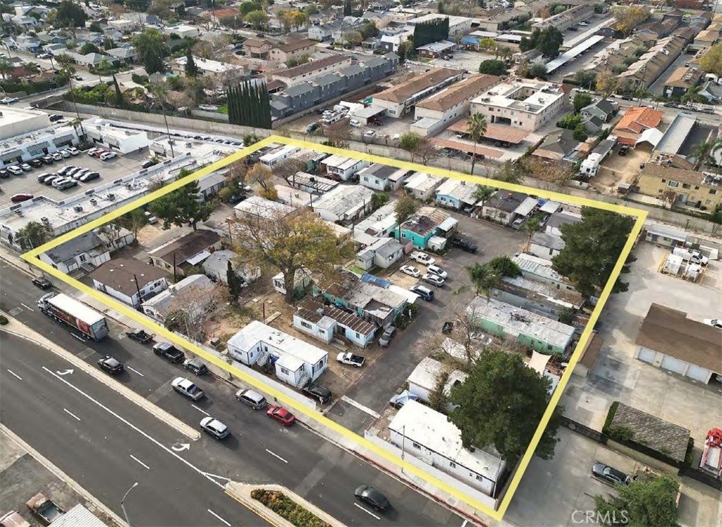 24833 Railroad Newhall, CA 91321 - Photo 2 of 8 an aerial view of swimming pool