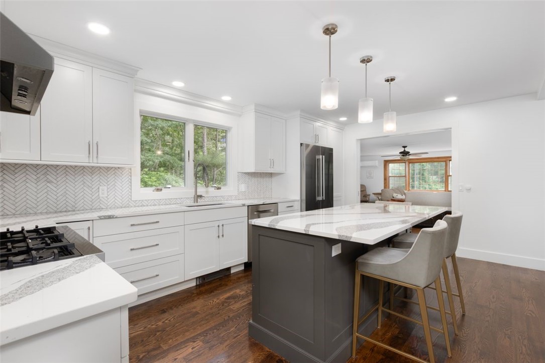 257 Shannock Road South Kingstown, RI 02879 - Photo 6 of 48