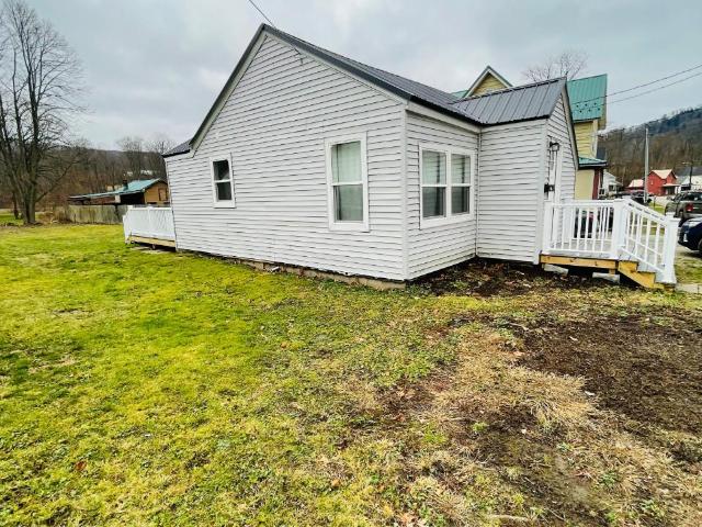 58 Locust Street Warren, PA 16365 - Photo 3 of 14 Gallery Image 3