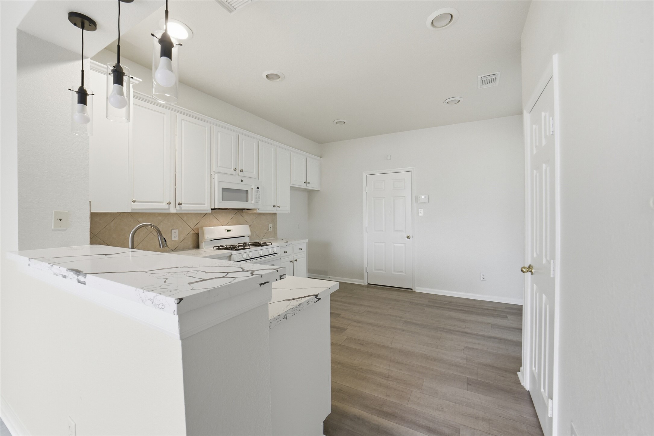 2110 Ridge Wood Lane Sugar Land, TX 77479 - Photo 7 of 26
