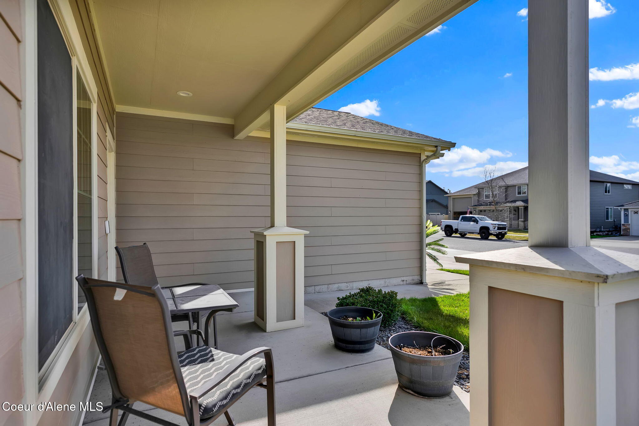 3343 West Apricot Road Coeur D'Alene, ID 83815 - Photo 4 of 48 Covered front porch