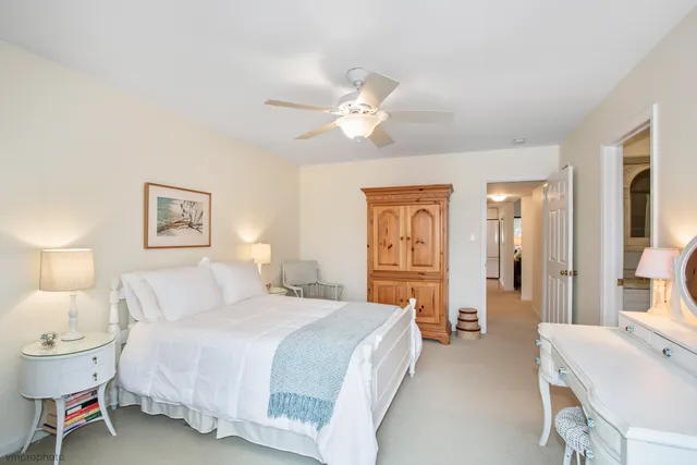 $359,900 | 347 Hickory Lane, Unit A, Lake Barrington, IL 60010