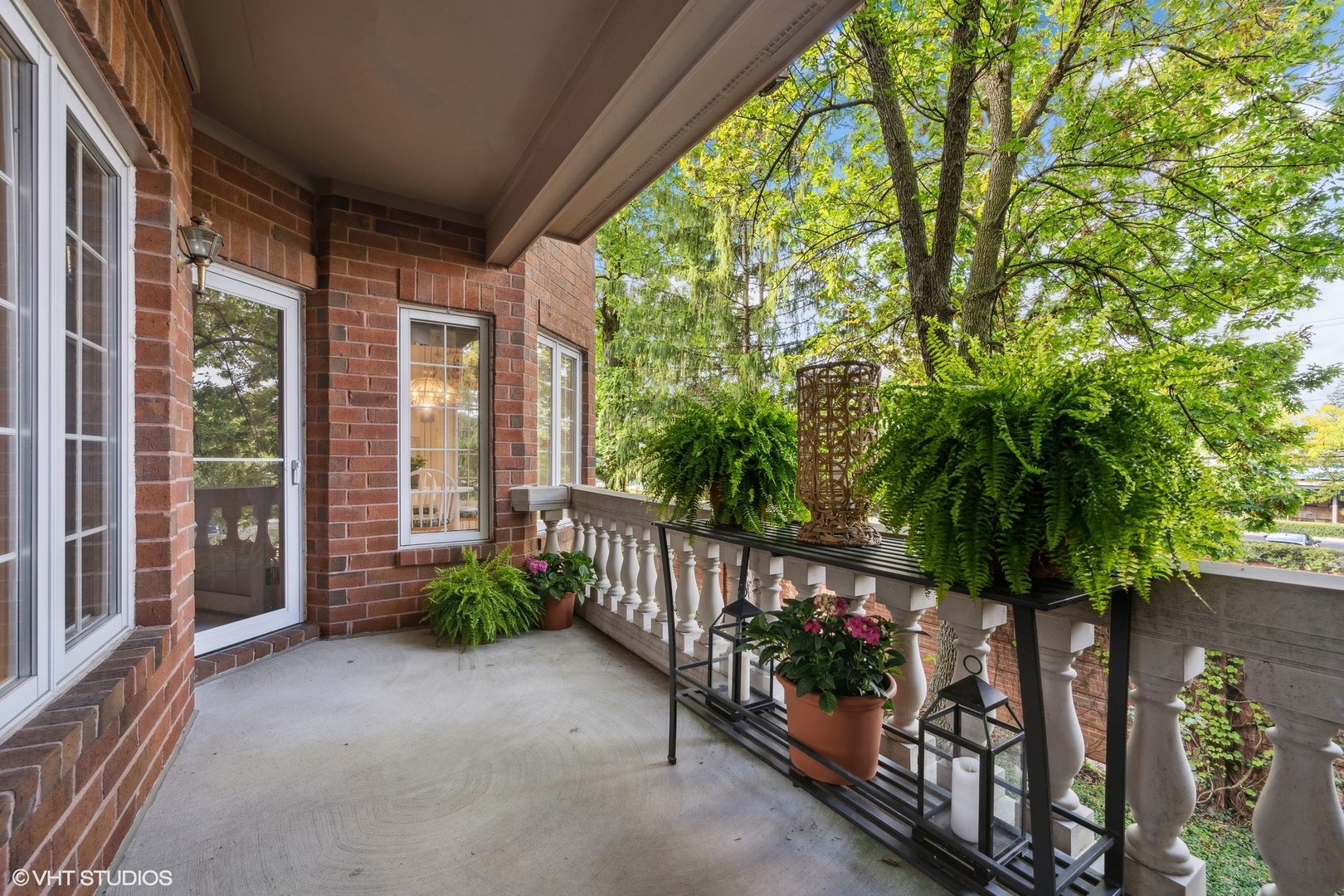 223 Regent Wood Road Northfield, IL 60093 - Photo 8 of 21 a view of a garden