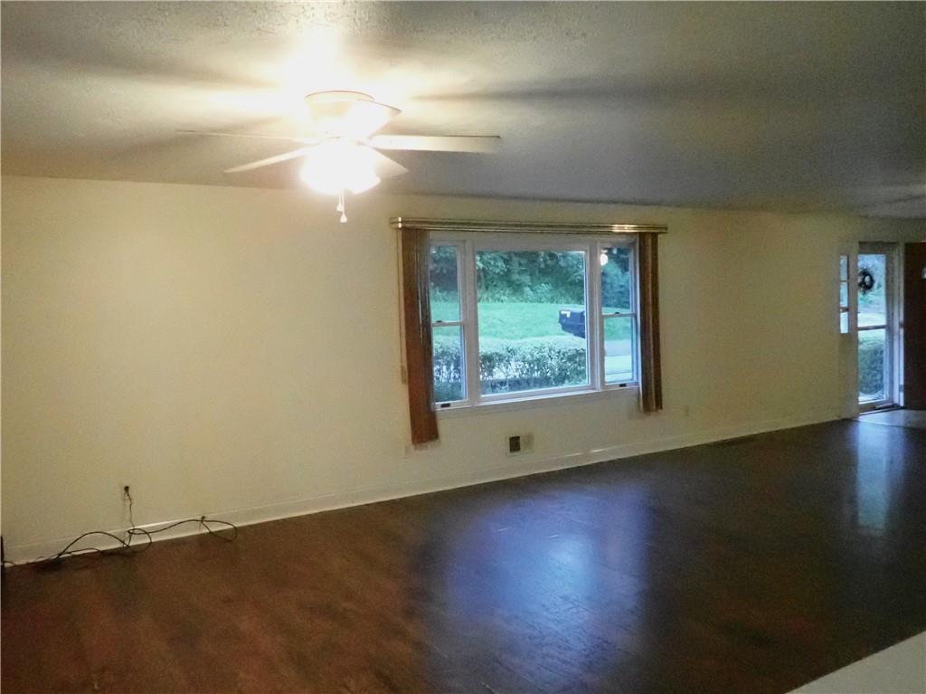 170 Club York Road Uniontown, PA 15401 - Photo 14 of 26 LIVING ROOM