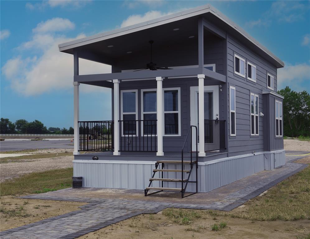 View of front of the home 